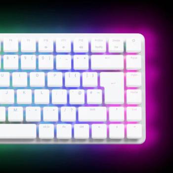 Raspberry Pi 500+ Desktop Kit DE 16GB RAM 256GB SSD inkl. Maus, Netzteil & HDMI-Kabel