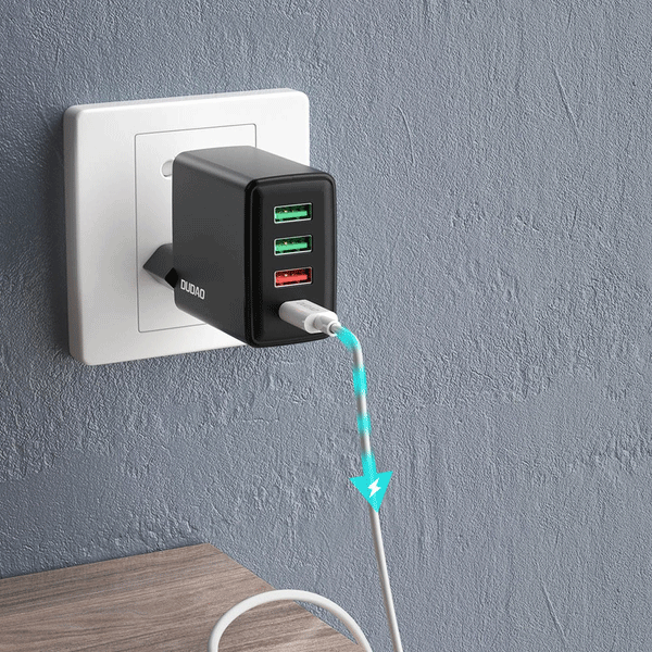 Dudao Schnellladegerät 3 x USB-A + 1x USB-C 20W, PD, QC 3.0 weiss (A5H) Dudao Schnellladegerät 3 x USB-A + 1x USB-C 20W, PD, QC 3.0 weiss (A5H)