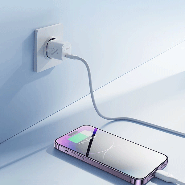 Joyroom USB-C 20W PD Mini-Ladegerät mit Ladekabel USB-C zu Lightning, weiss (JR-TCF02) Joyroom USB-C 20W PD Mini-Ladegerät mit Ladekabel USB-C zu Lightning, weiss (JR-TCF02)